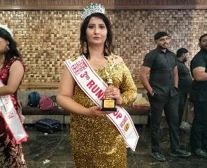 Jaisinghpur: Meena Devi won the title of Miss Queen