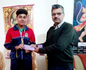 Kunihar: Gunjan of BL School won bronze medal in shot put.