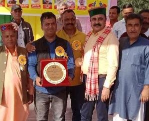Dehra: Kabaddi tournament started in the playground of Dayal Panchayat.