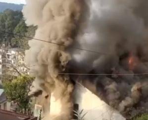 Shimla: Four rooms and belongings burnt to ashes due to fire in a house in Tutikandi.