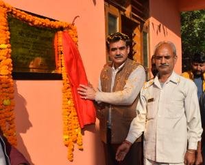 Arki: Sanjay Awasthi inaugurated community building built at Rs 2.5 lakh in Mangrud