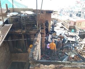 Solan: Fire broke out in a two-storey house near Narasimha temple.1111