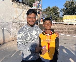 Solan: Karan Kumar organized badminton tournament in Subathu