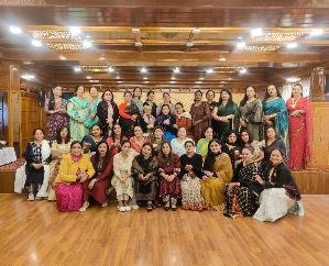 Shimla: Sangini Group gave the message of women empowerment on Diwali.