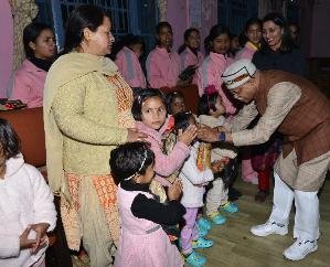Governor visited Girls Ashram Tutikandi and Sarvodaya Bal Ashram