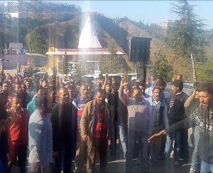 बागा में ट्रक ऑपरेटरों ने 18वें दिन भी अपना प्रदर्शन रखा जारी 