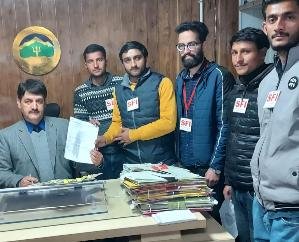 Shimla: SFI submitted memorandum to Pro Vice Chancellor