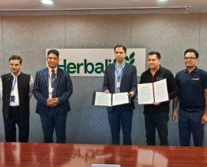 Solan: Herbalife India signed MoU with Shoolini University in direct selling.