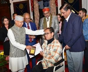 Shimla: Governor honored the talent of disabled youth 123