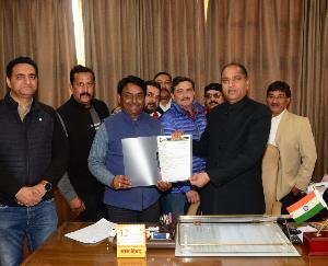 भारत और दक्षिण अफ्रीका क्रिकेट मैच के लिए मुख्यमंत्री को दिया निमंत्रण