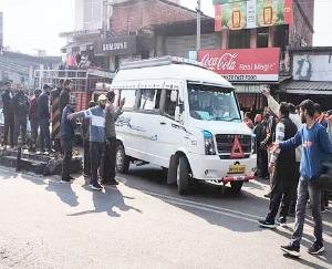 Dharamshala: Truck drivers again stopped vehicles in protest against change in hit and run law.