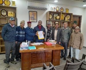 MLA requested Bikram to open CGHS balance center in Dehra