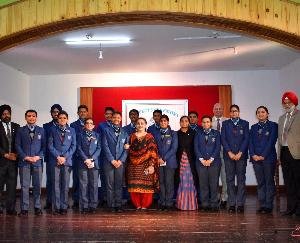 पाइनग्रोव स्कूल सुबाथू में छात्र परिषद का अलंकरण समारोह आयोजित