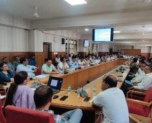 Solan: Training program organized on how to vote through postal ballot at home