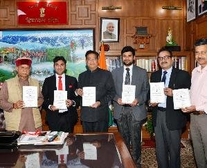Governor released the book of Dr. Bharat Barowalia
