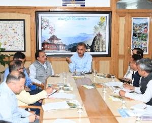 Chief Minister held review meeting for measures to protect forests from fire