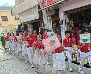 Children of SVN School Kunihar took out awareness rally on Environment Day.