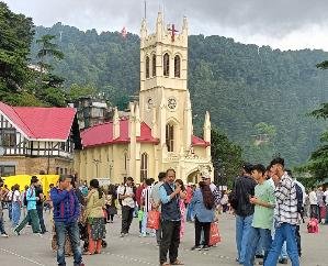 Shimla: Flood of tourists on weekend, hotel occupancy reached 70 percent