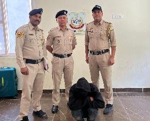 19 year old youth arrested with consignment of chitta, case registered under NDPS Act