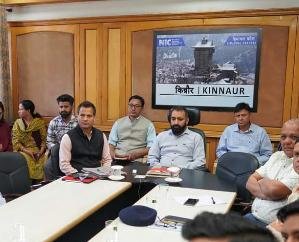 Kinnaur: Deputy Commissioner Kinnaur held a meeting with officials on disaster management.