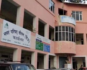 Mayor and former mayor of Municipal Corporation Solan declared ineligible