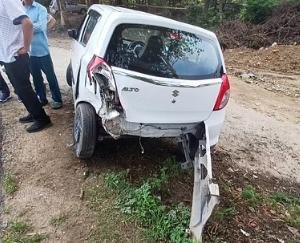Kangra: Youth dies in collision between car and bike near Bhattu, Palampur.