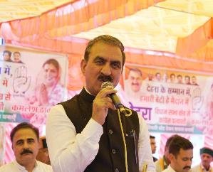 Public will take revenge from Hoshiar Singh for insulting Dehra: Chief Minister