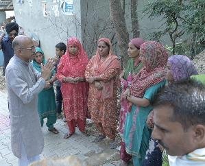 The king who is not with the people should be made to sit at home: Hoshiar Singh