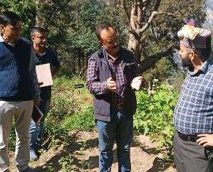 Deputy Commissioner Kinnaur inspected Fruit Progeny and Demonstration Garden Center Boktu