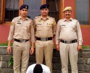 Solan police arrested a young man with a stick in Dharampur
