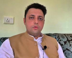 Public Works Minister reverses his statements as soon as he crosses the border of Himachal: Ashray Sharma
