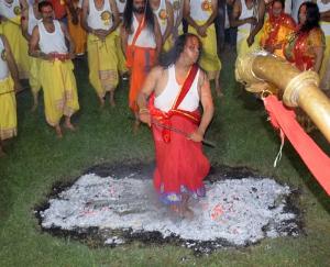 Mother gave proof of power in Piplage village of Kullu, devotees danced on burning embers.
