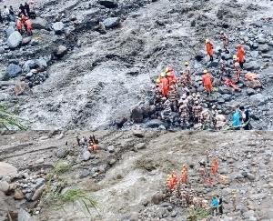 Cloud burst on the way to Shrikhand Mahadev, 7-10 people missing in Bagipul