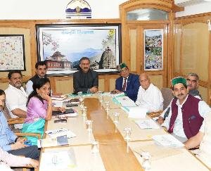 Approval to fill hundreds of posts in Shimla and Tanda Medical Colleges: Chief Minister