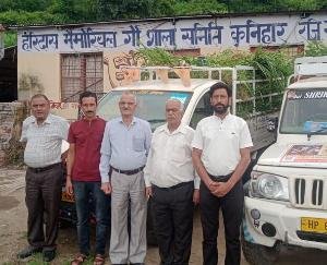 On the occasion of Sawan month, Vikas Sabha and Pensioner Association Kunihar donated green grass.