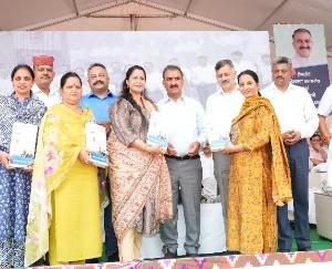 CM distributed tablets to primary teachers, inaugurated Chief Minister Child Nutritious Food Scheme