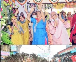 Crowd gathered to swing Kanha in Radha-Krishna Ganj temple, Shimla.