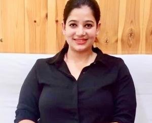 Himachal Pradesh's famous HAS officer Oshin Sharma got notice