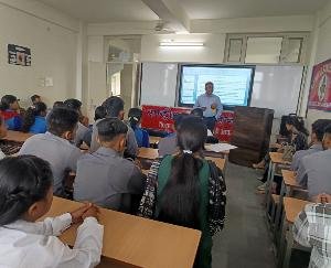 Lecture on drug prevention by former Narcotics Control Officer Om Prakash Sharma at Jwalaji Mahavidyalaya.