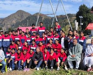 Sirmaur: Students of School Sangrah learned the tricks of tourism at Manav Hill Resort.