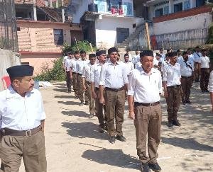 Sirmaur: District unit of Rashtriya Swayamsevak Sangh, Haripur Dhar conducted a march in Sangrah.