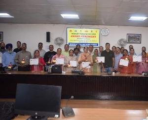 Bilaspur: 29 panchayats TB free, district administration honored panchayat representatives