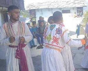 Sirmaur: Week long Diwali festival started in Giripar with Budechhu dance.