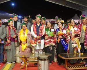 The third cultural evening of the state level Kinnaur Mahotsav was celebrated in the name of Himachali artists.