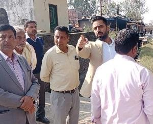 Una: During his visit to Lalsingi, the Deputy Commissioner gave instructions to the officials to install railing on the drain.