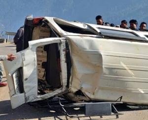 Kullu: Car rolls off road in Ujhi valley, driver dead and one injured