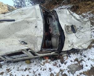 Sirmaur: Scorpio slips on ice and crashes, one dead, one injured...