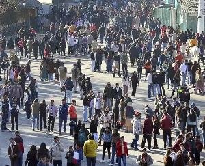 Himachal: Thousands of tourists reached Koksar on the weekend before Christmas, crowd in Shimla too