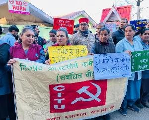 Shimla: Warning of agitation if cleaning workers in IGMC are not getting salary for 2 months
