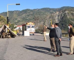 उपायुक्त ने क्वारेनटाईन केन्द्रों का किया निरीक्षण